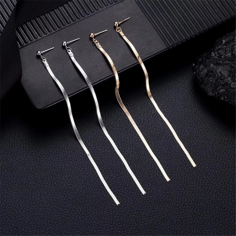 ⚜️[𝟯/$𝟭𝟴]⚜️Long Gold Thin Dainty Earrings NEW - Picture 5 of 9